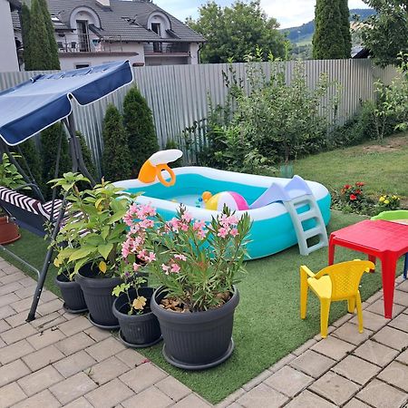 Petunia-Dom S Dvoma Spalnami Bešeňová Exteriör bild